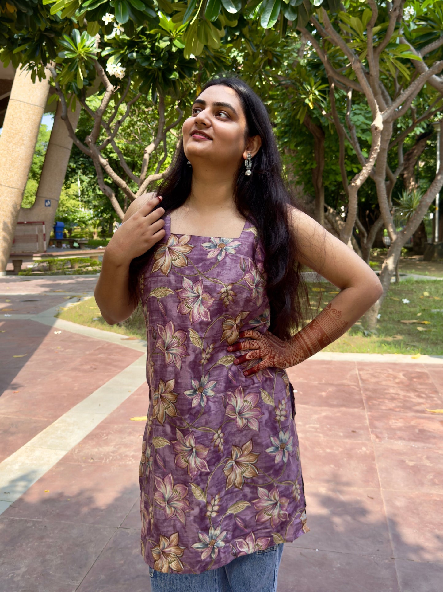 Purple Floral Sleeveless Kurti for Women – Stylish Summer Ethnic Wear