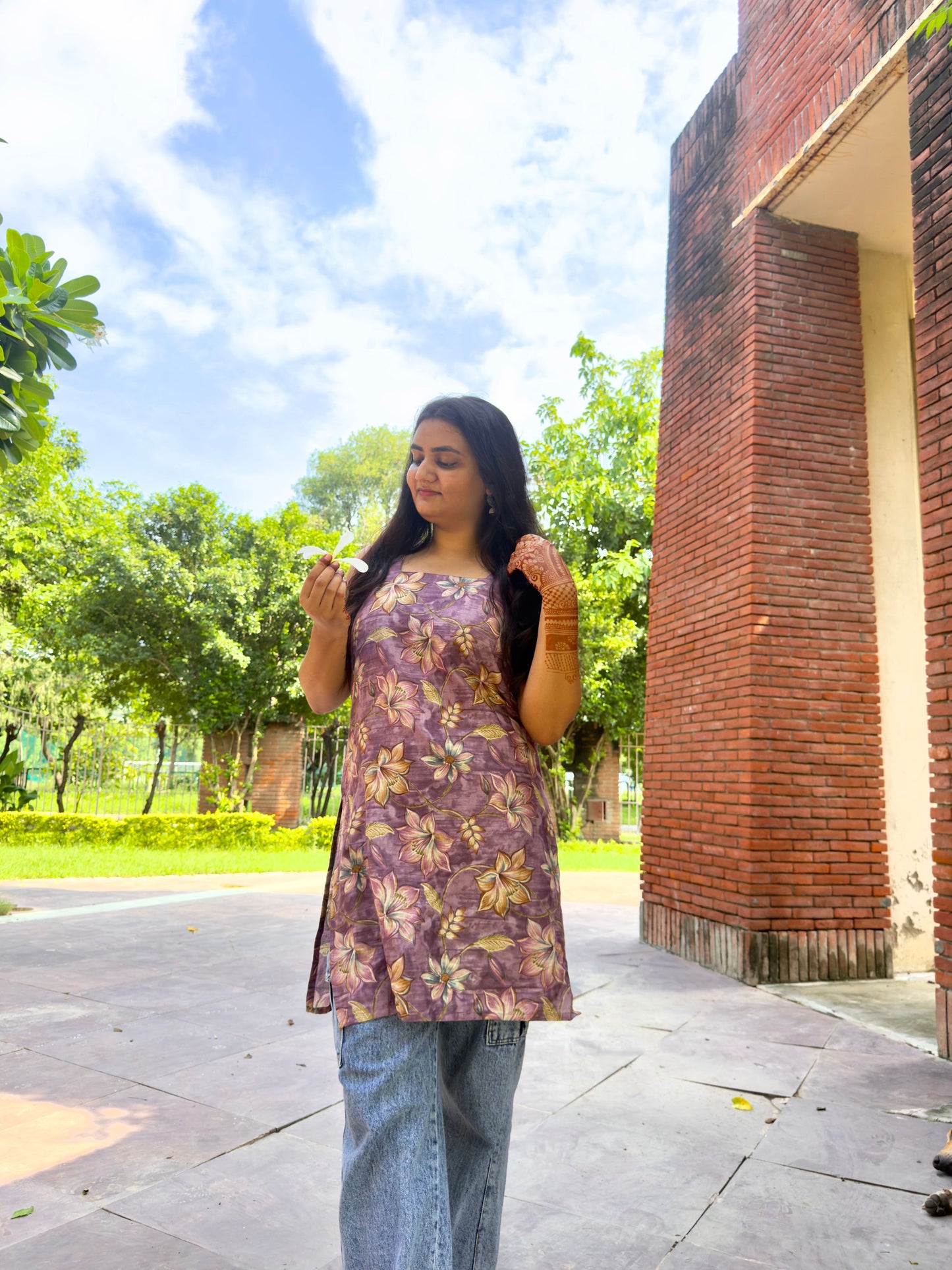 Purple Floral Sleeveless Kurti for Women – Stylish Summer Ethnic Wear