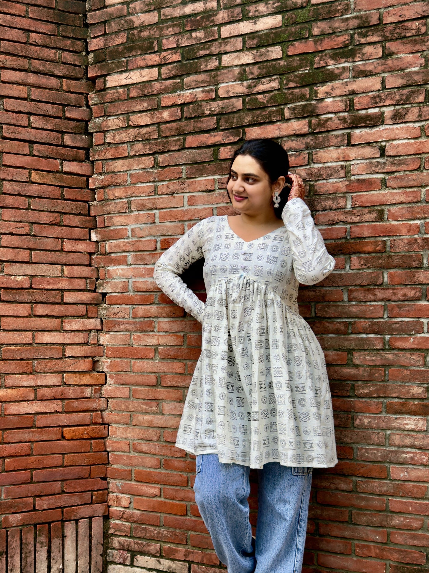 White Printed Long Sleeve Kurti for Women – Elegant Ethnic Wear