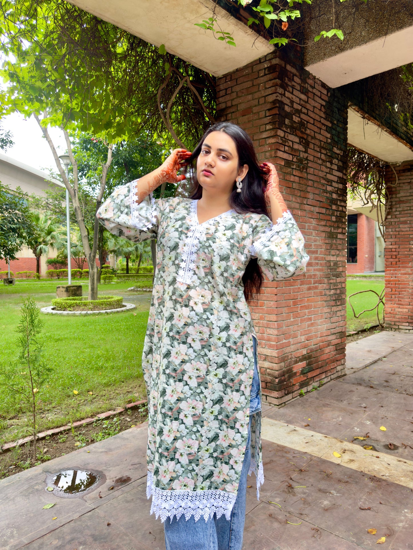 Floral Printed Green Long Kurti with Lace Detailing – Elegant Ethnic Wear for Women