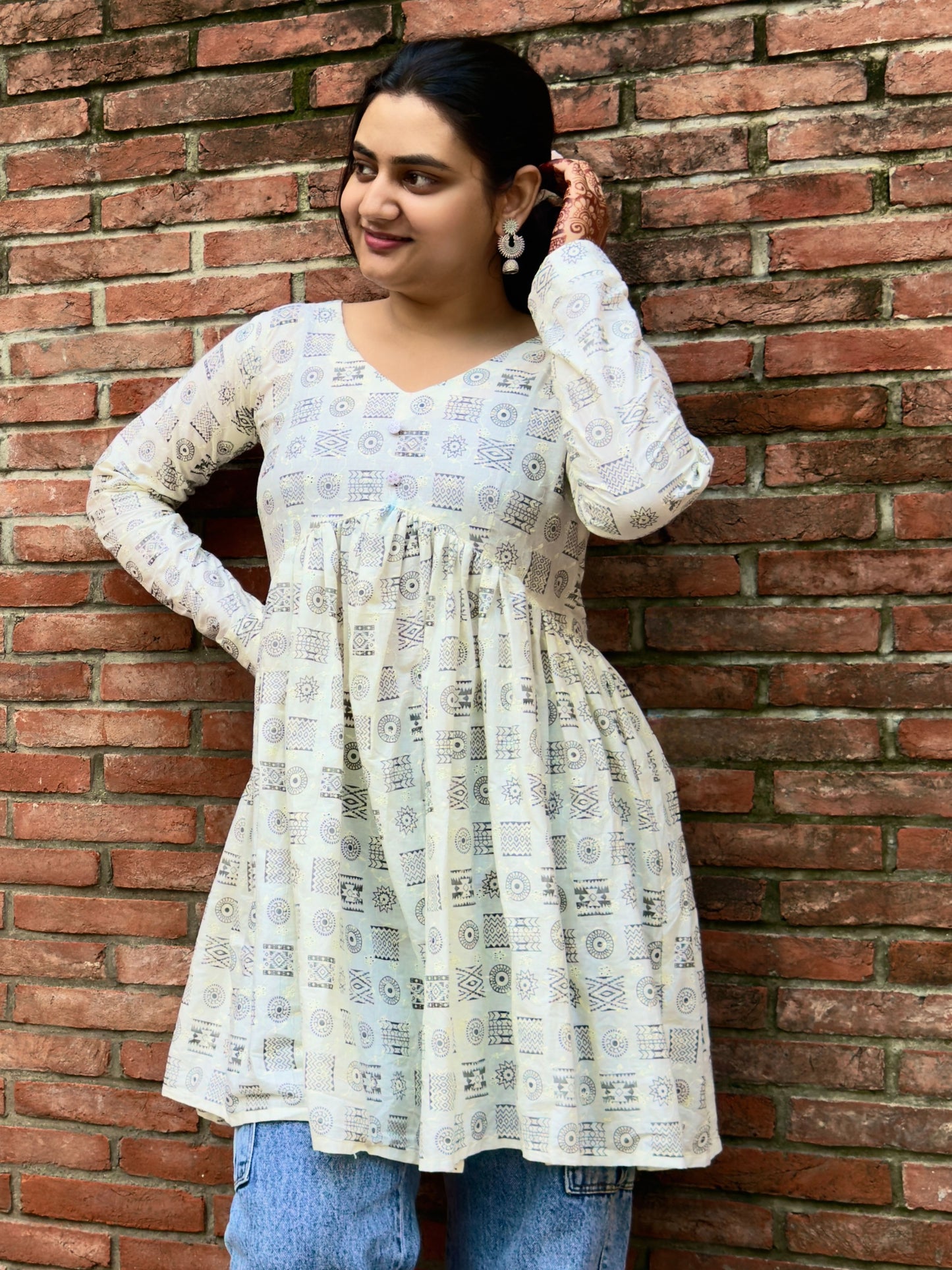 White Printed Long Sleeve Kurti for Women – Elegant Ethnic Wear