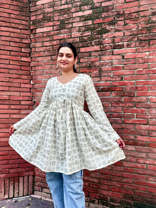 White Printed Long Sleeve Kurti for Women – Elegant Ethnic Wear