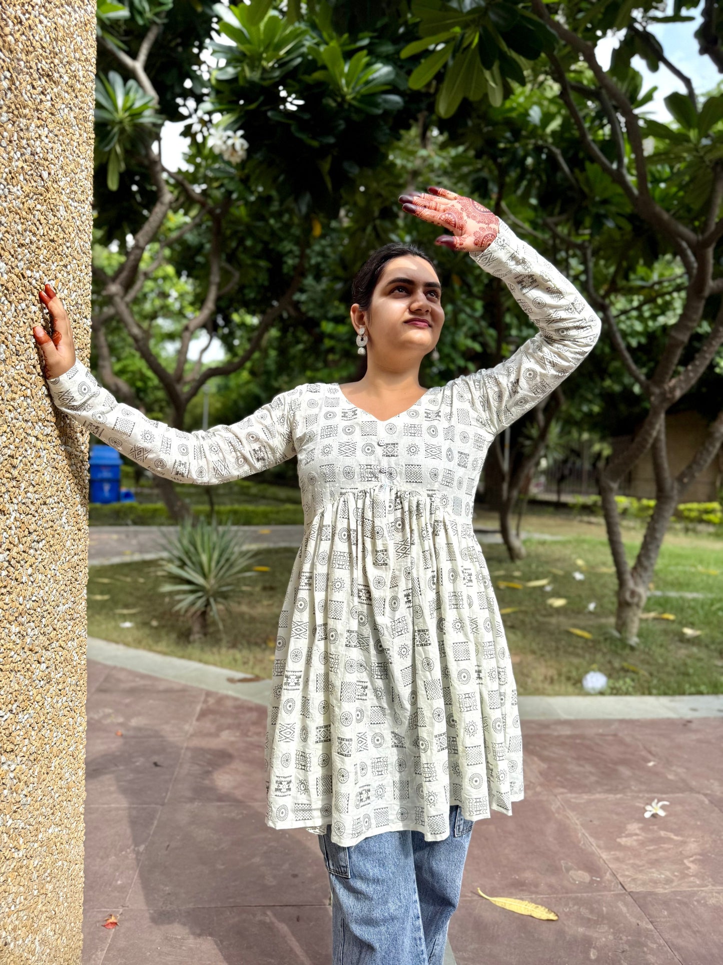 White Printed Long Sleeve Kurti for Women – Elegant Ethnic Wear